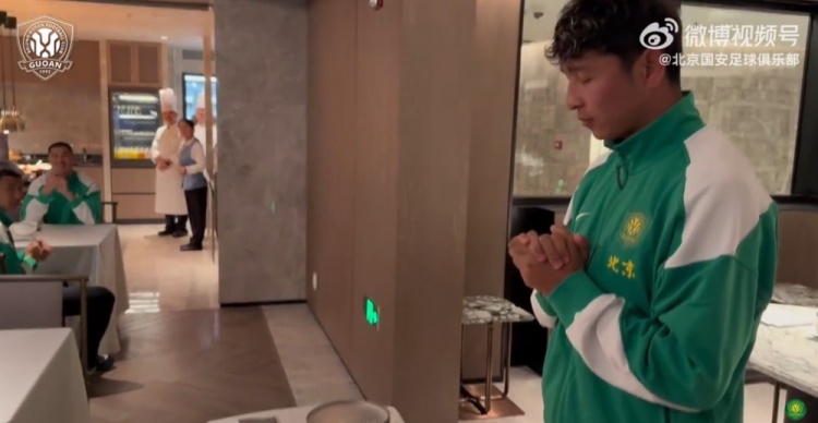 kaiyun-祝我们的球员阿不都海米提和工作人员纪程生日快乐！🎂🎂🎂